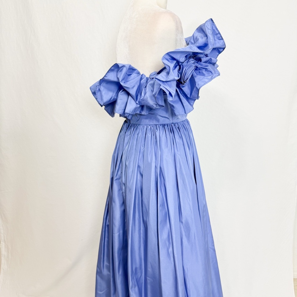Elegant Off-Shoulder Blue Gown - Picture 8 of 9